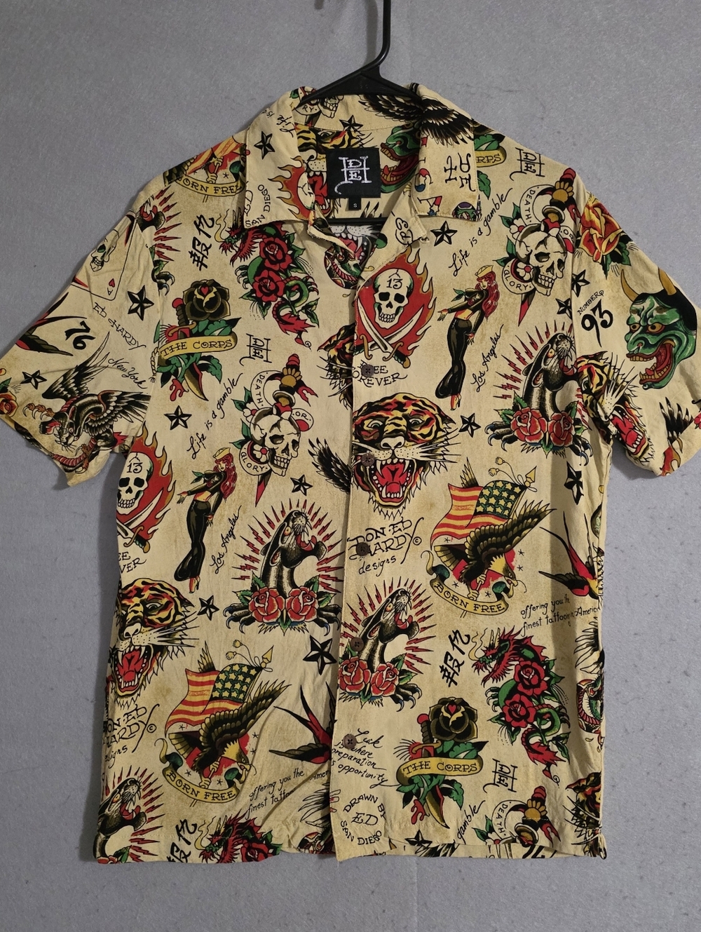 Ed Hardy Mens Tattoo Collage Camp Shirt Size Small
